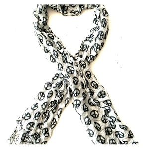 Light decorative scarf